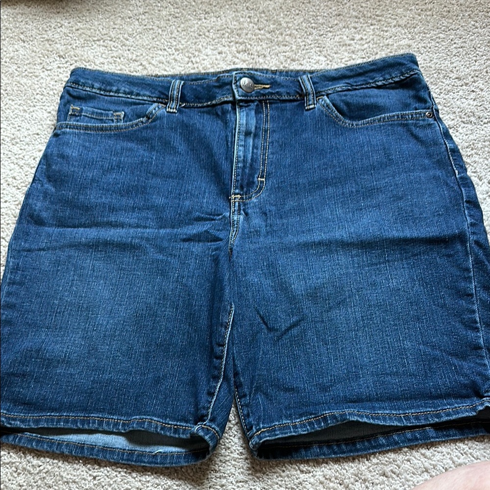 Lee Mid Rise Regular Fit Denim Shorts